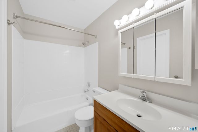 28 Larkspur Drive 28, Cromwell, CT 06416