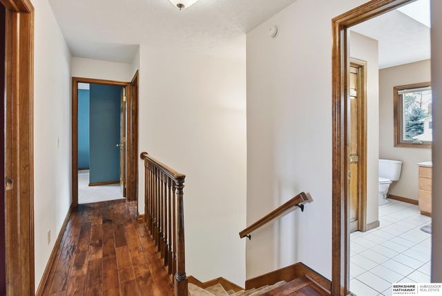 15724 Leavenworth Street, Omaha, NE 68118