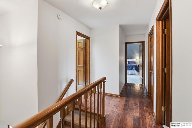 15724 Leavenworth Street, Omaha, NE 68118