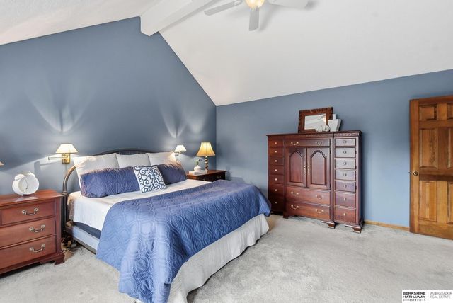 15724 Leavenworth Street, Omaha, NE 68118