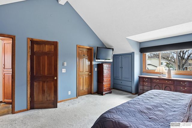 15724 Leavenworth Street, Omaha, NE 68118