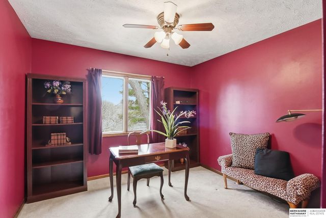 15724 Leavenworth Street, Omaha, NE 68118