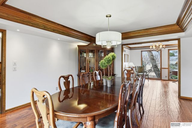 15724 Leavenworth Street, Omaha, NE 68118