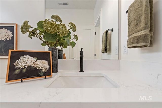 993 S Waning Ln, Eagle, ID 83616