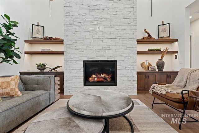 993 S Waning Ln, Eagle, ID 83616