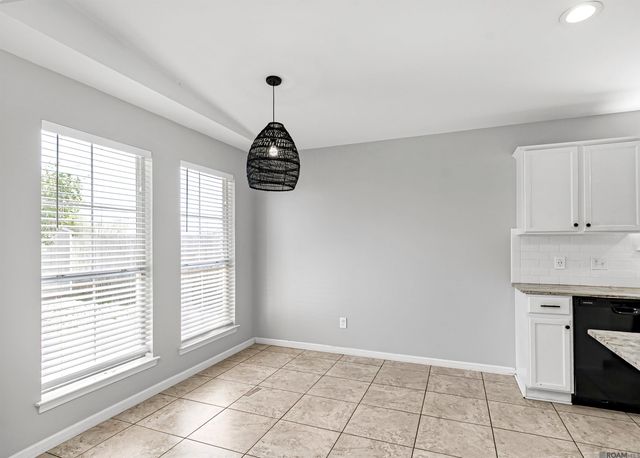 17034 Hunters Trace St W, Prairieville, LA 70769