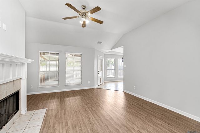 17034 Hunters Trace St W, Prairieville, LA 70769