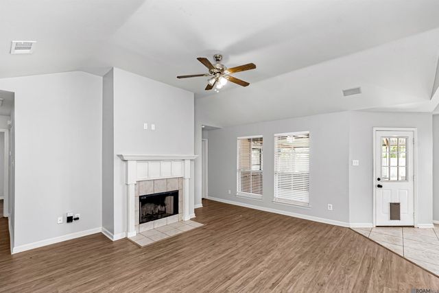 17034 Hunters Trace St W, Prairieville, LA 70769