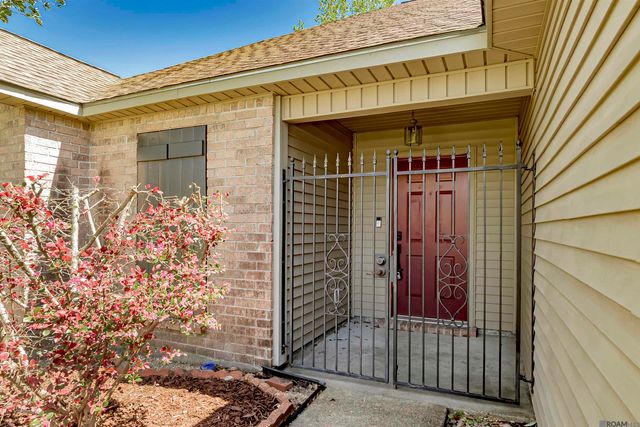 17034 Hunters Trace St W, Prairieville, LA 70769