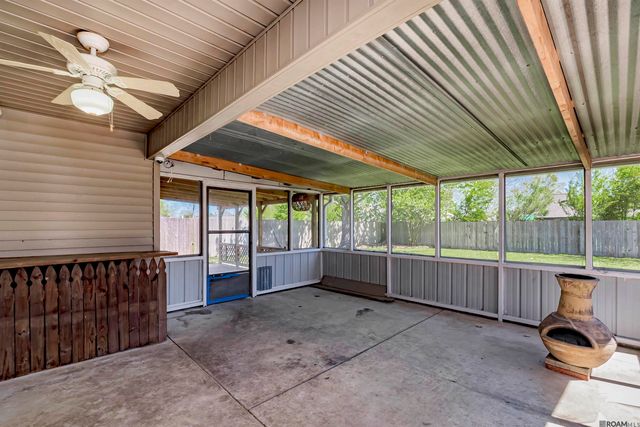 17034 Hunters Trace St W, Prairieville, LA 70769