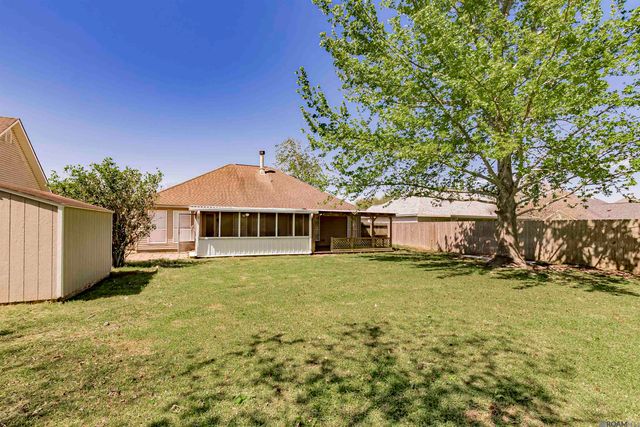 17034 Hunters Trace St W, Prairieville, LA 70769