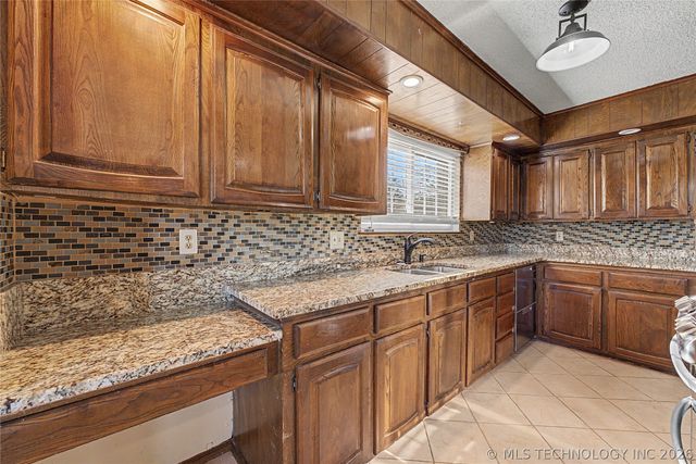 1405 W Young Street, Tulsa, OK 74127