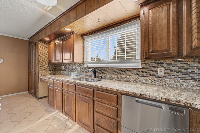 1405 W Young Street, Tulsa, OK 74127