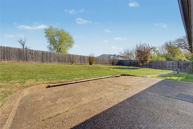 1405 W Young Street, Tulsa, OK 74127