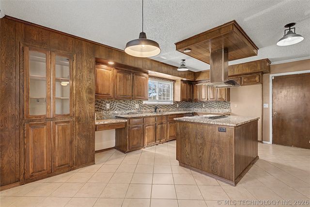 1405 W Young Street, Tulsa, OK 74127