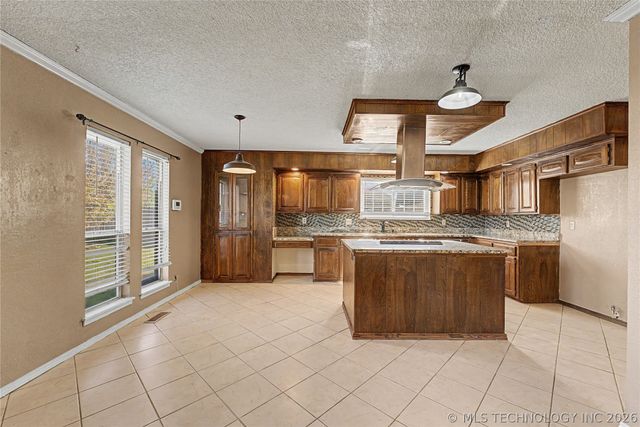 1405 W Young Street, Tulsa, OK 74127