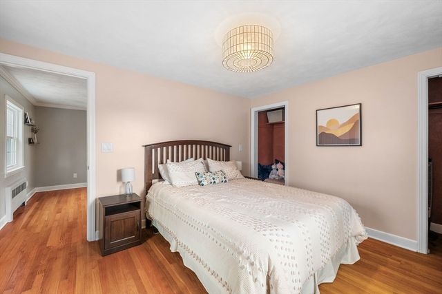 4 Bedford Ter, Woburn, MA 01801