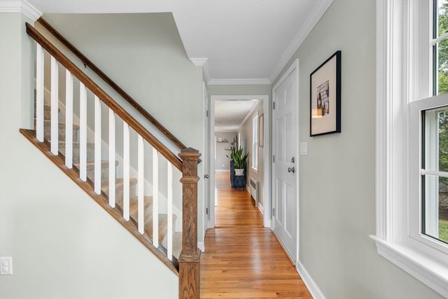 4 Bedford Ter, Woburn, MA 01801