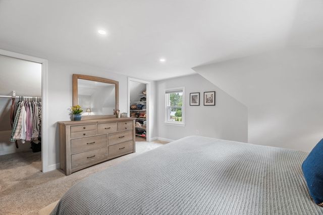 4 Bedford Ter, Woburn, MA 01801