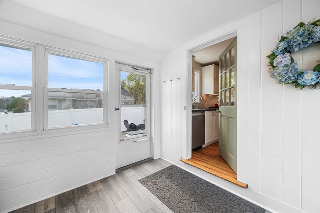 4 Bedford Ter, Woburn, MA 01801