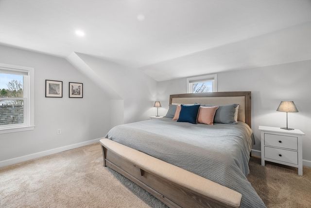 4 Bedford Ter, Woburn, MA 01801