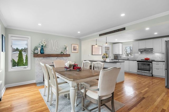 4 Bedford Ter, Woburn, MA 01801