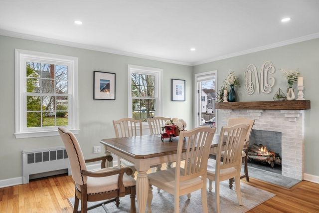 4 Bedford Ter, Woburn, MA 01801