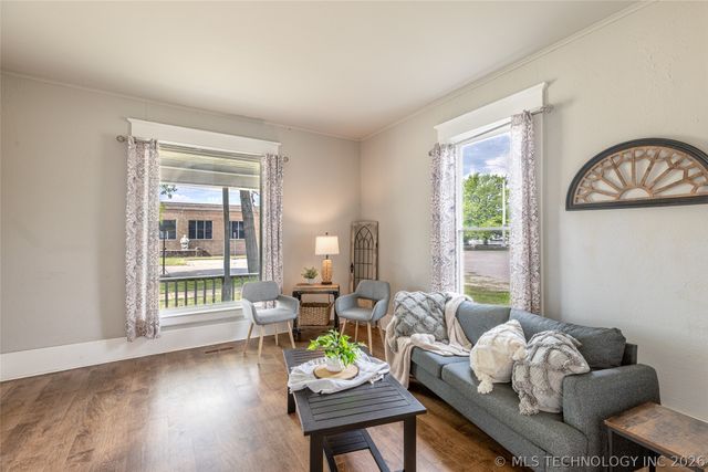 202 W 4th Street, Claremore, OK 74017