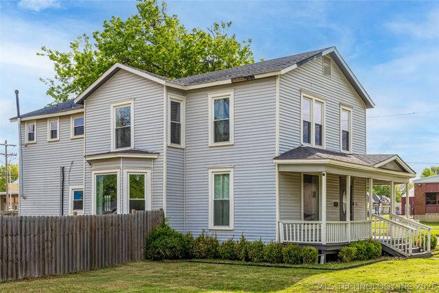 202 W 4th Street, Claremore, OK 74017