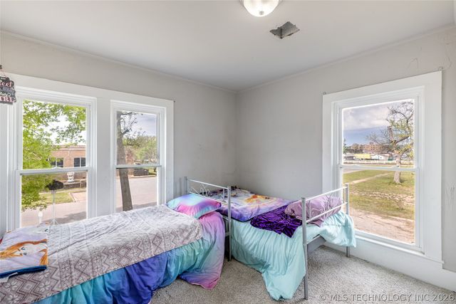 202 W 4th Street, Claremore, OK 74017