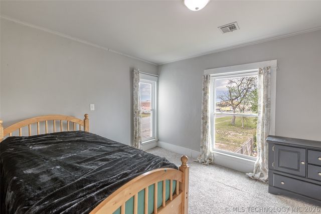202 W 4th Street, Claremore, OK 74017