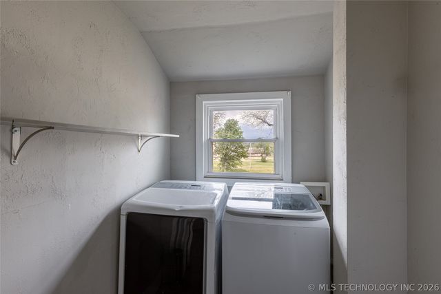 202 W 4th Street, Claremore, OK 74017