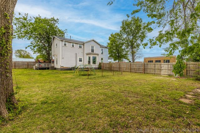 202 W 4th Street, Claremore, OK 74017