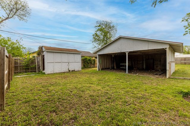 202 W 4th Street, Claremore, OK 74017