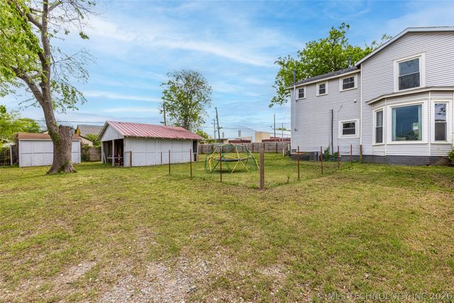 202 W 4th Street, Claremore, OK 74017