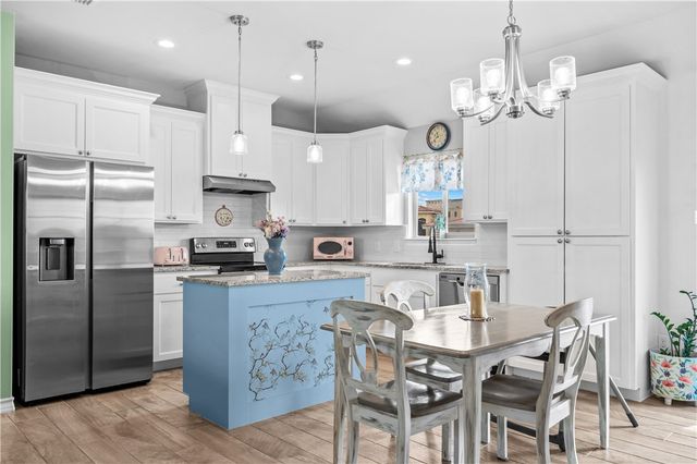 103 Atkinson Dr, Orange Grove, TX 78372