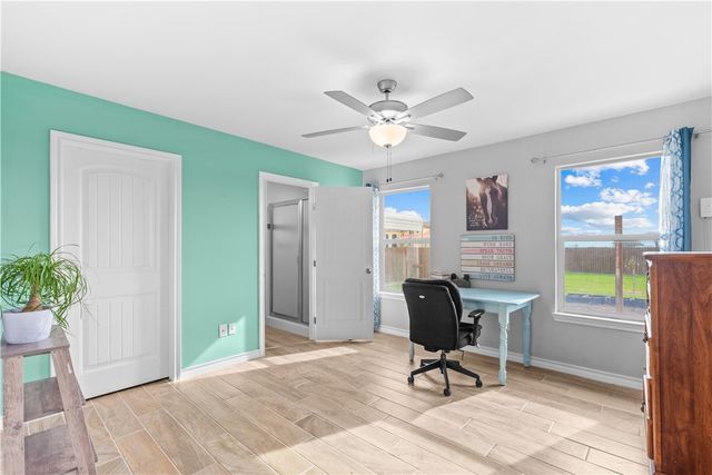 103 Atkinson Dr, Orange Grove, TX 78372