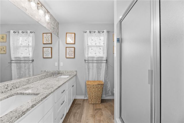 103 Atkinson Dr, Orange Grove, TX 78372