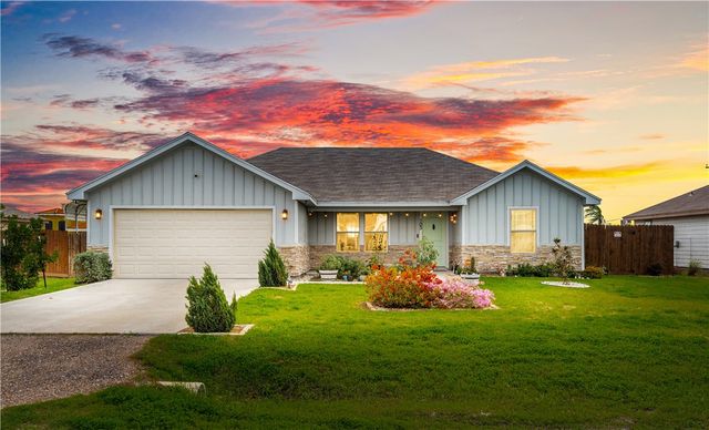 103 Atkinson Dr, Orange Grove, TX 78372