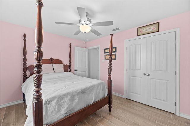 103 Atkinson Dr, Orange Grove, TX 78372