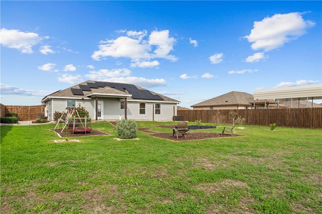 103 Atkinson Dr, Orange Grove, TX 78372