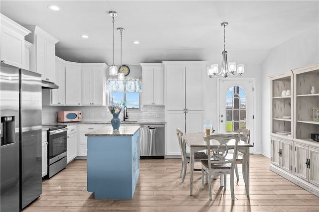 103 Atkinson Dr, Orange Grove, TX 78372