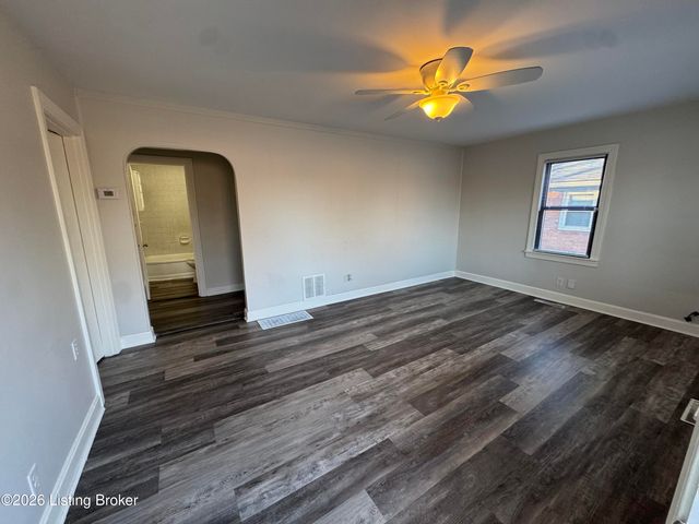 4310 Lynnview Dr, Louisville, KY 40216