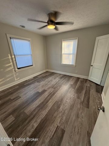 4310 Lynnview Dr, Louisville, KY 40216