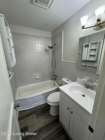 4310 Lynnview Dr, Louisville, KY 40216