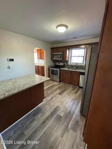 4310 Lynnview Dr, Louisville, KY 40216