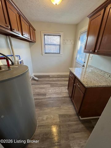 4310 Lynnview Dr, Louisville, KY 40216