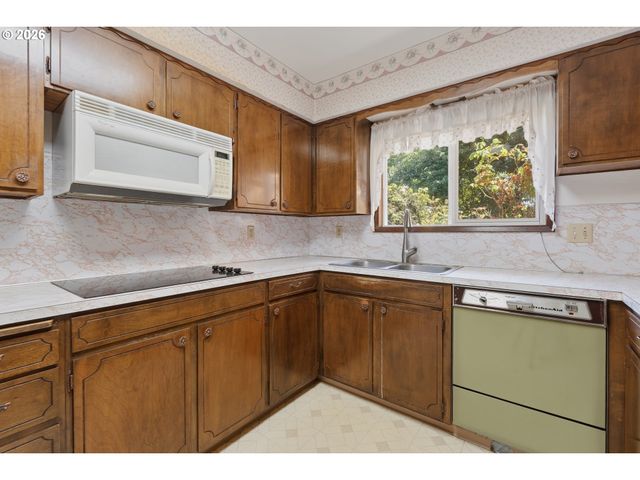 832 WILSONVILLE Rd, Newberg, OR 97132