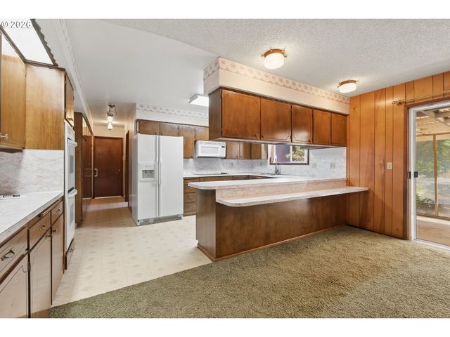 832 WILSONVILLE Rd, Newberg, OR 97132