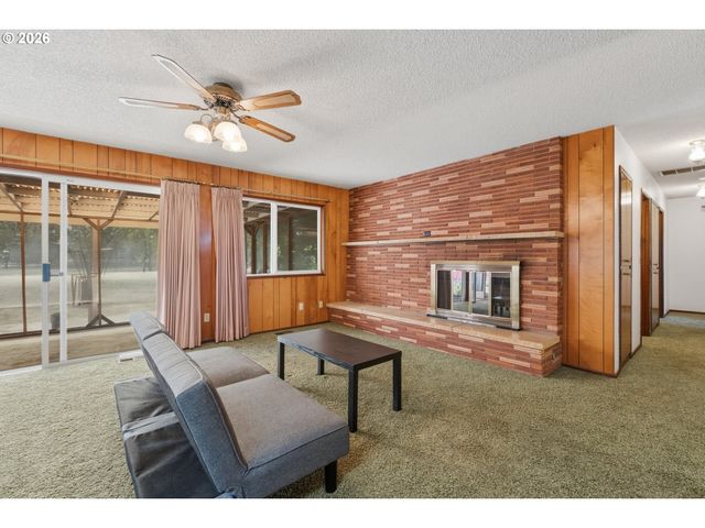 832 WILSONVILLE Rd, Newberg, OR 97132